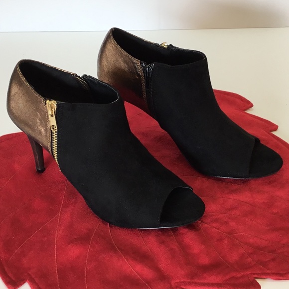Report Shoes - Gorgeous Ankle Boots.  Report